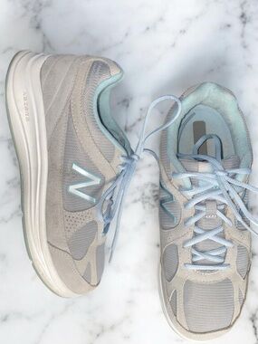 New Balance  silver blue 877v1 (WW877SB) women's walking shoes sz 8